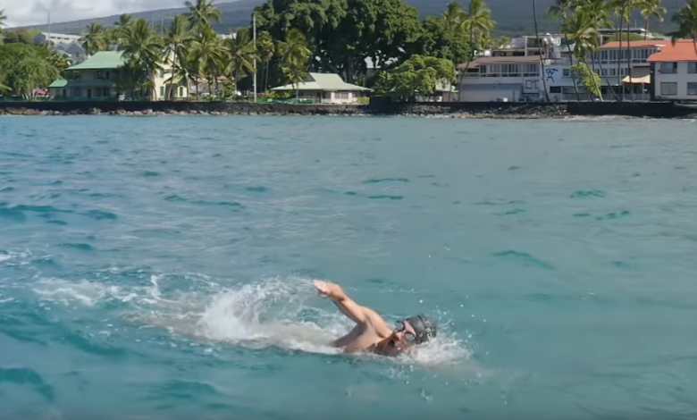 TEST Lionel Sanders beim Schwimmen in Kona