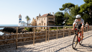 Segmento de ciclismo IRONMAN que entra pela cidade de Cascais