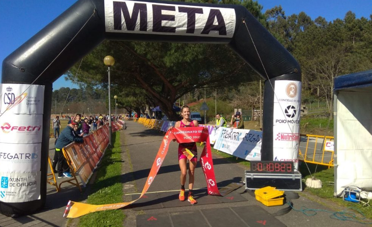 Tamara Gómez ganando el Duatlón de Poio