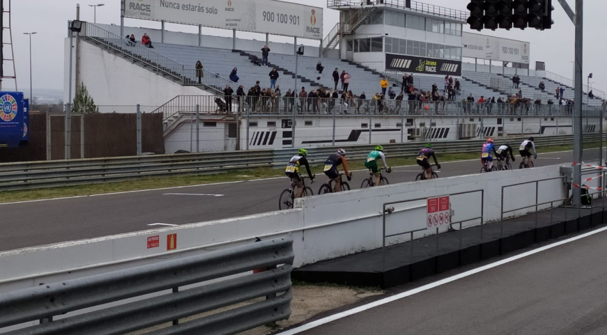 Setor de ciclismo Duatlón San Sebastián de los Reyes no circuito de Jarama