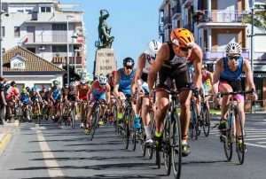 Leiten Sie die Europameisterschaft des Duathlons von Punta Umbría