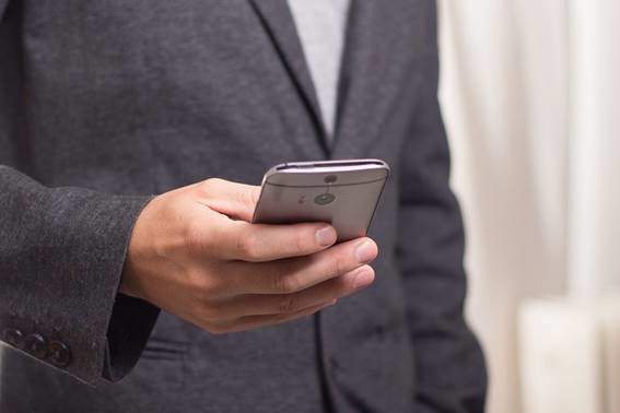 Uso Telefóno movil coronavirus