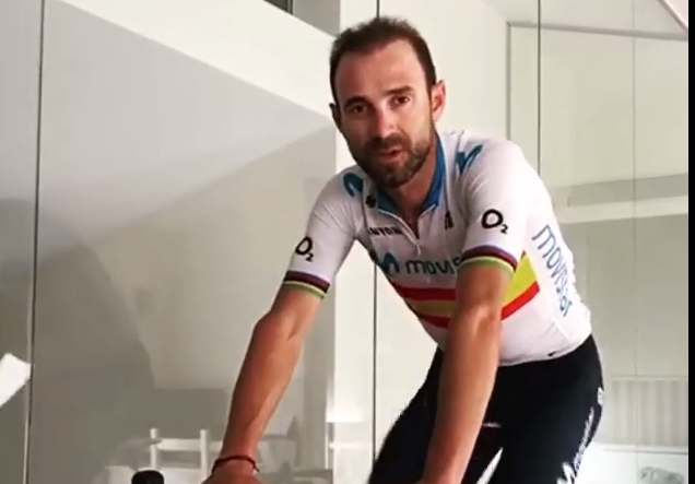 Alejandro Valverde si allena in casa