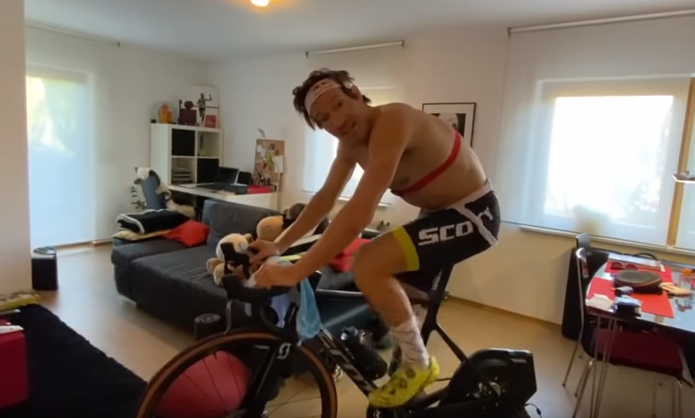 Sebastian Kienle treinando em casa