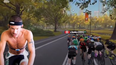 Lionel Sanders, participando en las Zwift Professional Triathlon Series.