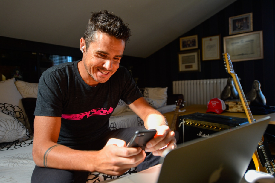 Javier Gómez Noya "Mario es el mejor triatleta en corta distancia, es rapidísimo y capaz de correr más que nadie" - Noticias Triatlón Noya, respondiendo por el movil