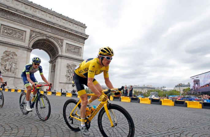 Ciclisti professionisti Francia treno 11 maggio