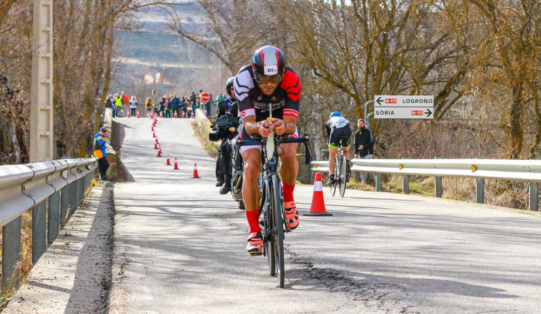 Wie kann man professionelle, hochrangige und föderierte Sportaktivitäten wieder aufnehmen?