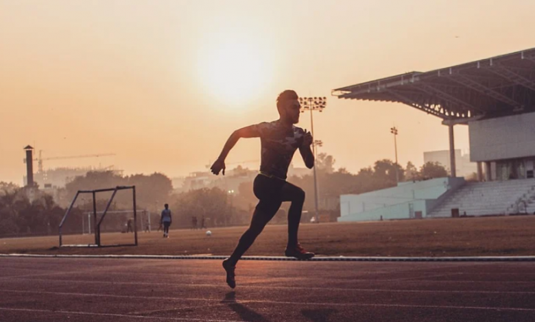 Quels types de sports peuvent être pratiqués dans les installations sportives de la phase 1?