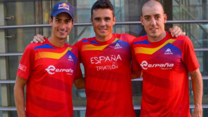 Mario Mola, Javier Gómez Noya et Fernando Alarza