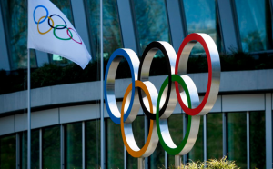 Flagge und olympische Ringe