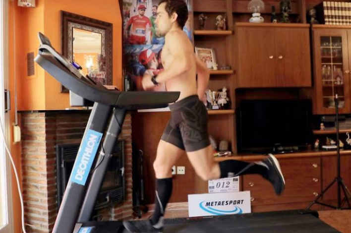 The world record is broken with 12 hours running on the treadmill