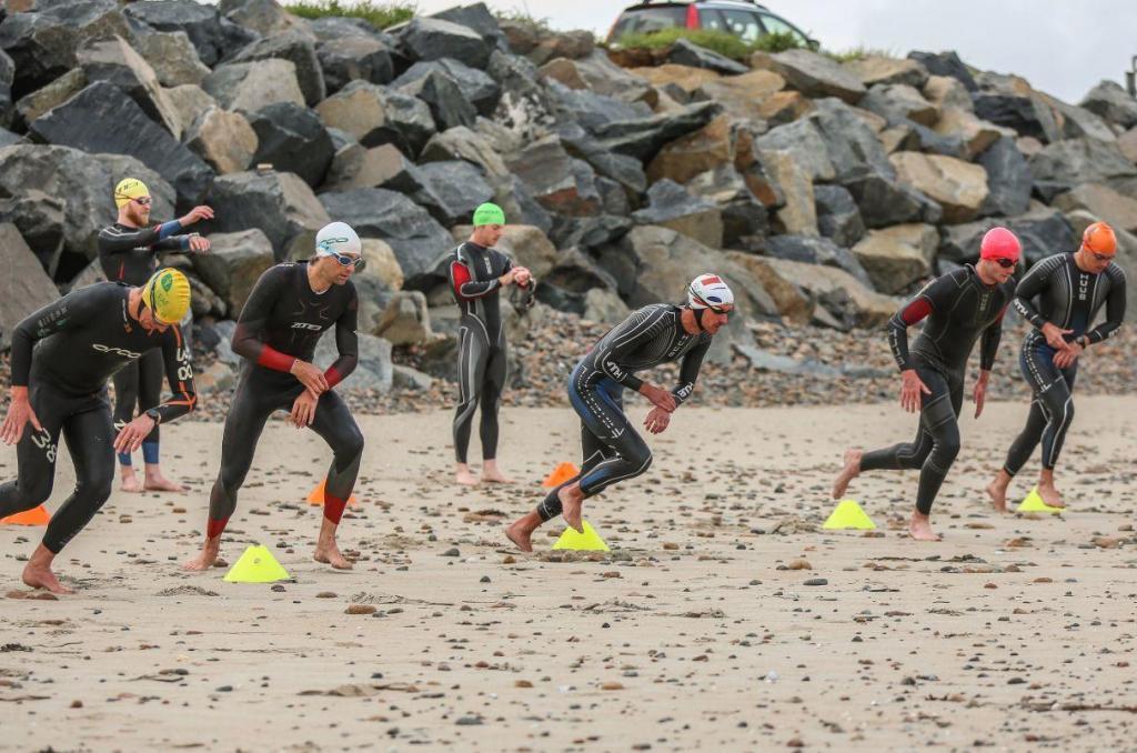 Salida del Guernsey Triathlon