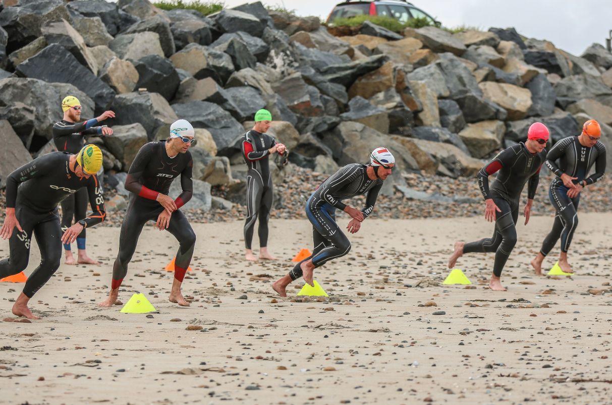 Salida del Guernsey Triathlon