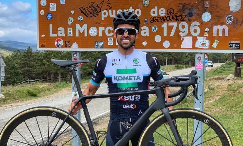 Alberto Contador in the port of La Morcuera