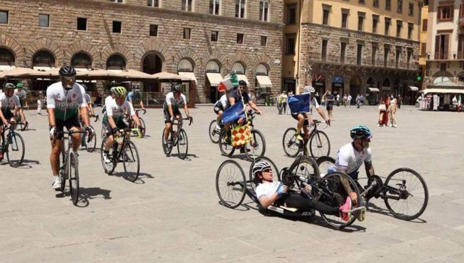 El ex piloto de F1 Alex Zanardi, grave después de sufrir un accidente en una carrera - Noticias ciclismo carrera “Objetivo Tricolor” de handbikes