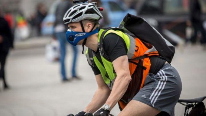 ¿Cuándo hay que utilizar la mascarilla? ¿Hay que llevarla sobre la bicicleta?