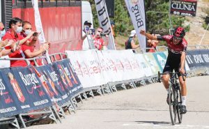 ván R. Sosag anando en las Lagunas de Neila