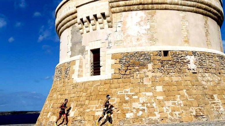 Carrera a pie en el Half Menorca