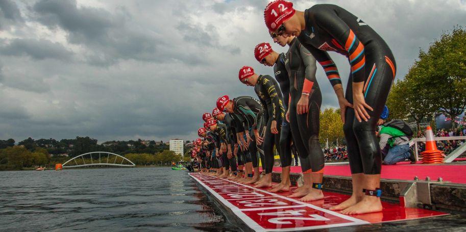 Salida de una prueba de triatlón en Pontevedra