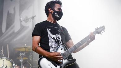Javier Gómez Noya tocando con Malkeda