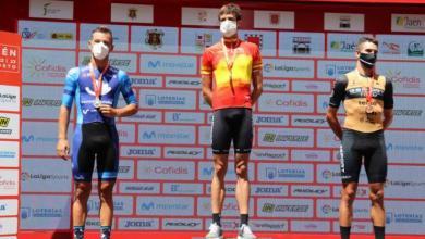 Ander Okamina sur le podium