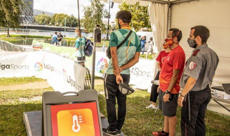 Reconnaissance faciale et prise de température d'un triathlète