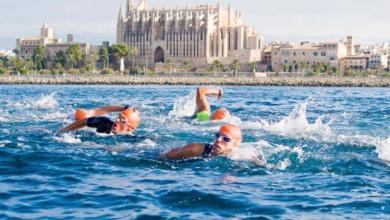 Baignade dans le Triatlo Port de Palma Mallorca