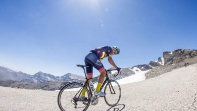 Formation cycliste dans la Sierra Nevada