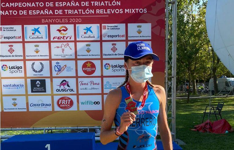 Paula Herrero campeona de españa de triatlón élite 2020