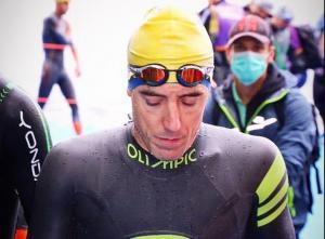 Fernando Alarza antes de salir a nadar en las WTS de hamburgo 2020