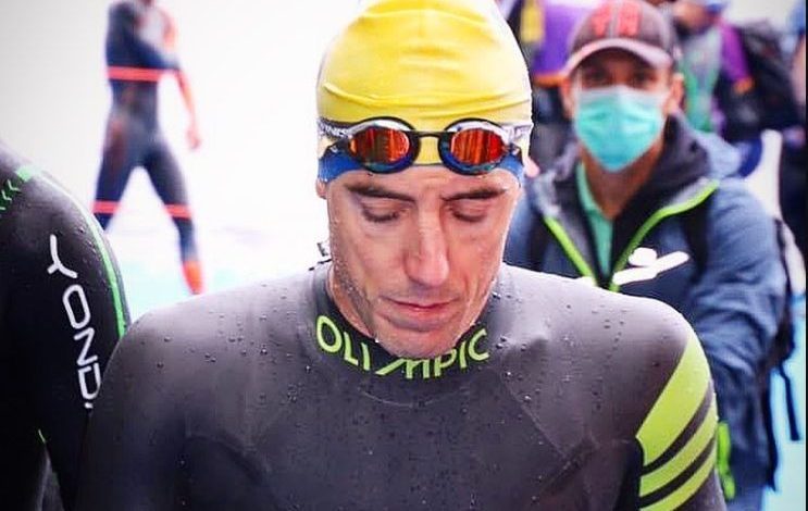 Fernando Alarza before going out to swim in the WTS in hamburg 2020