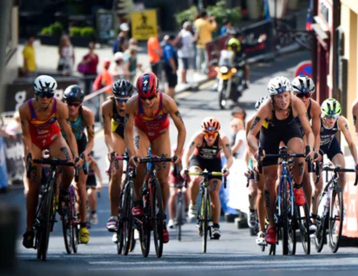 Españolas en el segmento ciclista de una competición ITU