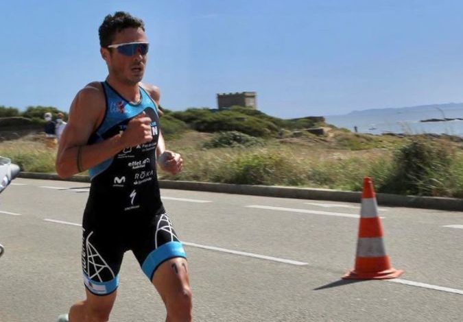 Javier Gómez Noya gareggia nel Gran Premio di Quiberon