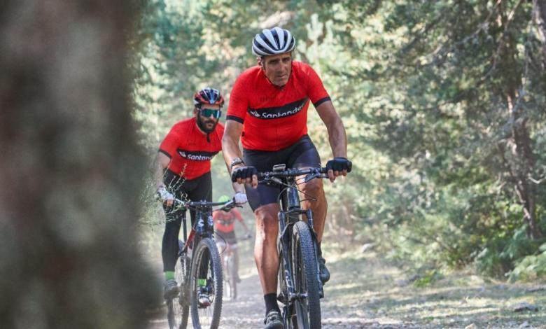 Miguel Induráin en VTT