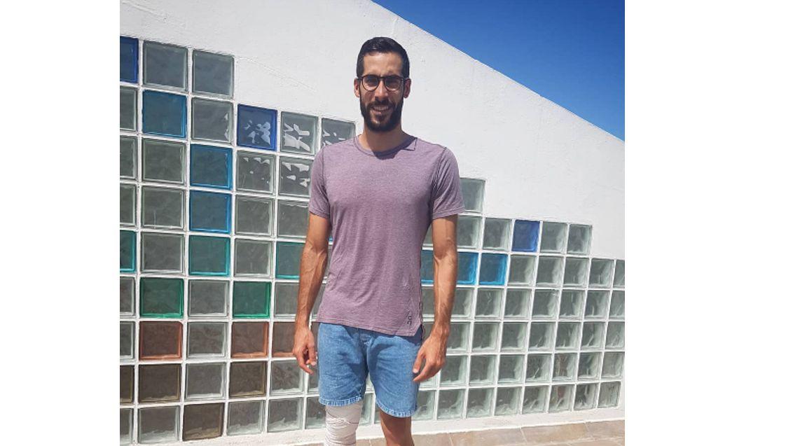 Vicente Hernández after knee operation