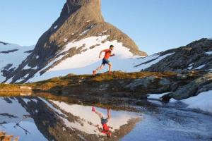 Kilian Jornet treinando nos Alpes