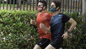 2 Läufer laufen in Madrid