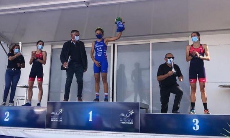 Joselyn Brea auf dem Podium des Großen Preises von Frankreich von Vairé