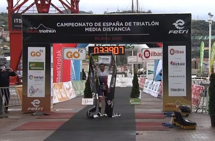 Javier Gómez Noya Champion of Spain in the Bilabo Triathlon