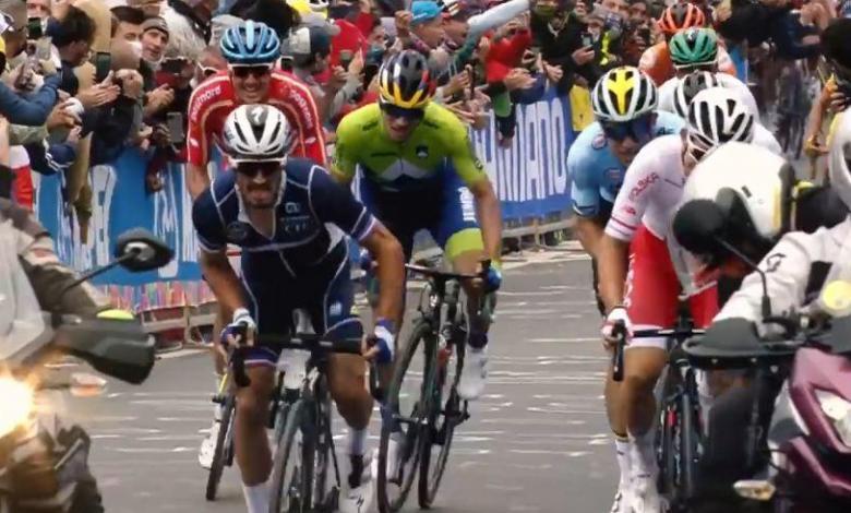 Ataque de Julian Alaphilippe en el mundial de Imola