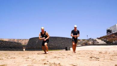 Two participants, during a test organized by Club La Santa