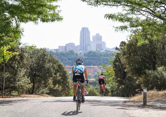 Segmento ciclista del Triatlón de Madrid en la Casa de campo