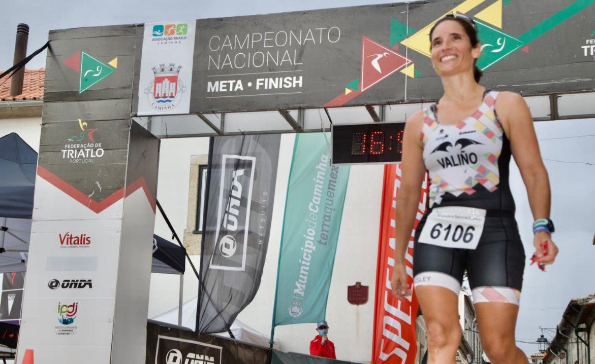 Aida Valiño ganando el Campeonato Ibérico de Triatlón
