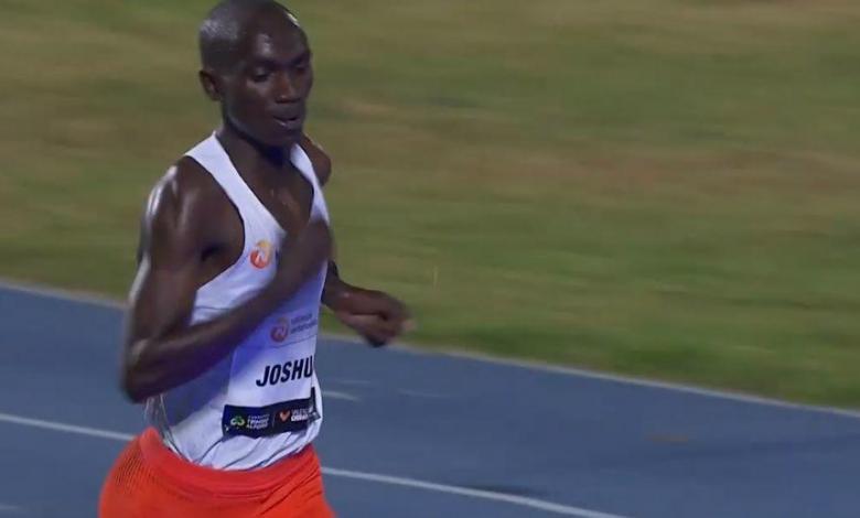 Joshua Cheptegei breaking the world record of 10.000 meters