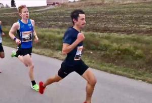 Kilian Jornet corriendo en el 10k de Hytteplanmila