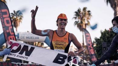 María Pujol ganando el Triatlón MD Islantilla