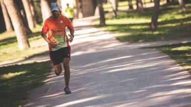 Un corridore che corre a Valencia