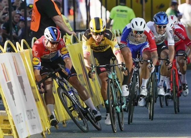 Moment de l'accident du Néerlandais Dylan Groenewegen et Jakobsen