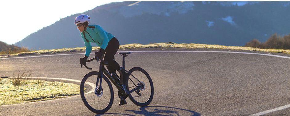 Équipement cycliste Santini pour femmes par temps froid